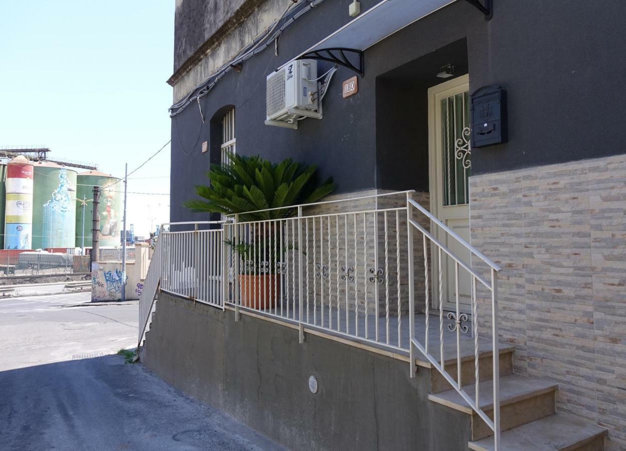Апартаменты Giader'S House - Free Parking Катания Экстерьер фото